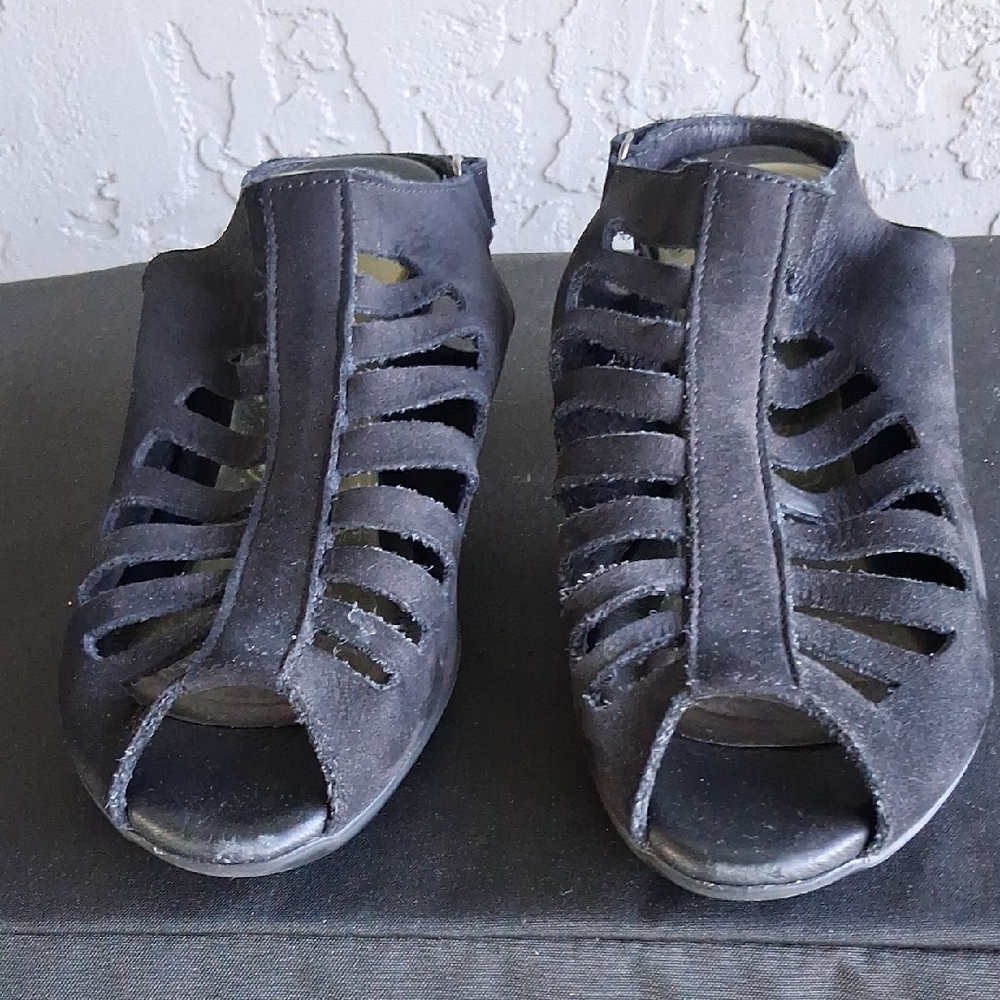 Arche Black Sandals with Peep-Toe Design
